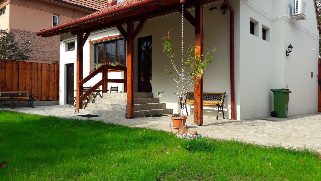 Zozo Hostel Brașov Exterior foto